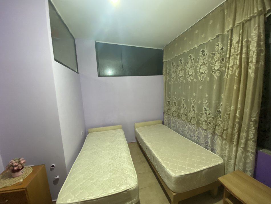 Tirane, jepet me qera shtepi 1+1 Kati 1, 55 m² 250 € (Rruga e Elbasanit / Ali Visha)
