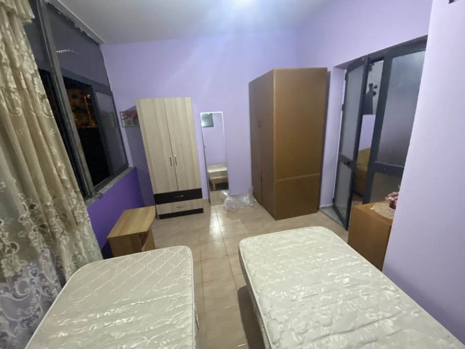 Tirane, jepet me qera shtepi 1+1 Kati 1, 55 m² 250 € (Rruga e Elbasanit / Ali Visha)