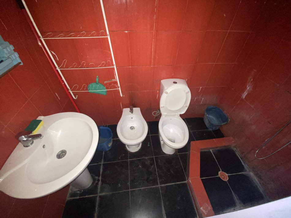 Tirane, jepet me qera shtepi 1+1 Kati 1, 55 m² 250 € (Rruga e Elbasanit / Ali Visha)