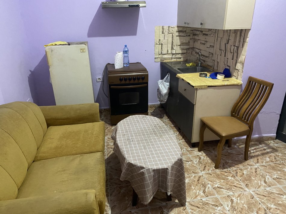 Tirane, jepet me qera shtepi 1+1 Kati 1, 55 m² 250 € (Rruga e Elbasanit / Ali Visha)