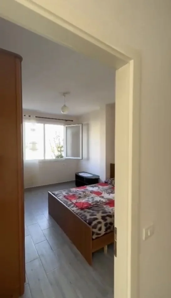 Tirane, jepet me qera shtepi 2+1+Ballkon Kati 2, 90 m² 350 € 