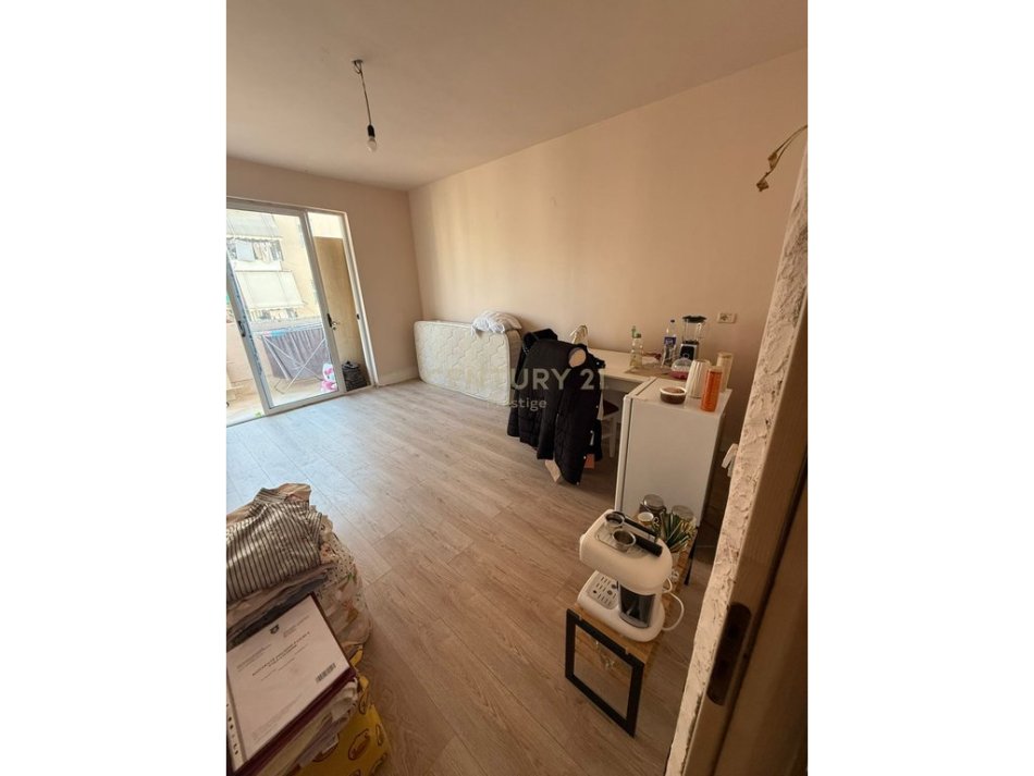Tirane, shitet garsonier 1+1 Kati 6, 31 m² 37.000 € (Pallatet Cabej)