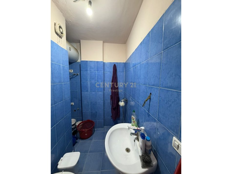 Tirane, shitet garsonier 1+1 Kati 6, 31 m² 37.000 € (Pallatet Cabej)