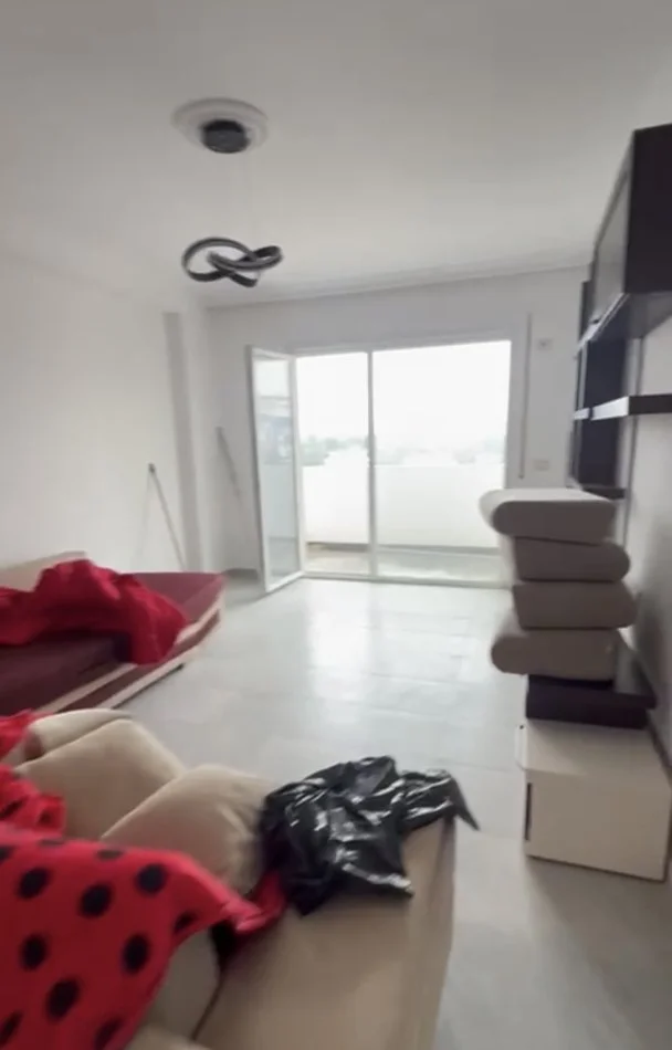 Tirane, shitet apartament 2+1+Ballkon Kati 2, 115 m² 132.000 € (Ish Restorant Qesaraka)