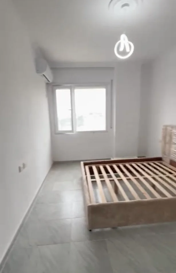 Tirane, shitet apartament 2+1+Ballkon Kati 2, 115 m² 132.000 € (Ish Restorant Qesaraka)
