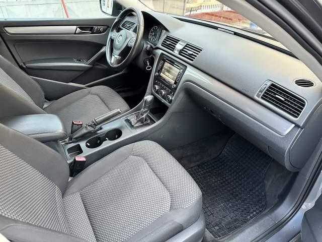 Tirane, shes makine Volkswagen passat Viti 2013, 8.600 Euro