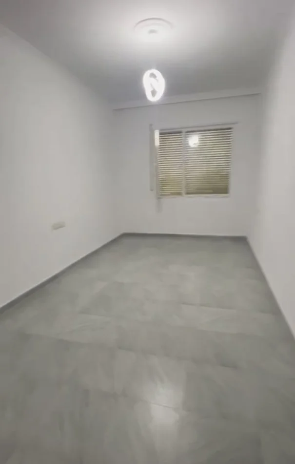Tirane, shitet apartament 2+1+Ballkon Kati 2, 115 m² 132.000 € (Ish Restorant Qesaraka)