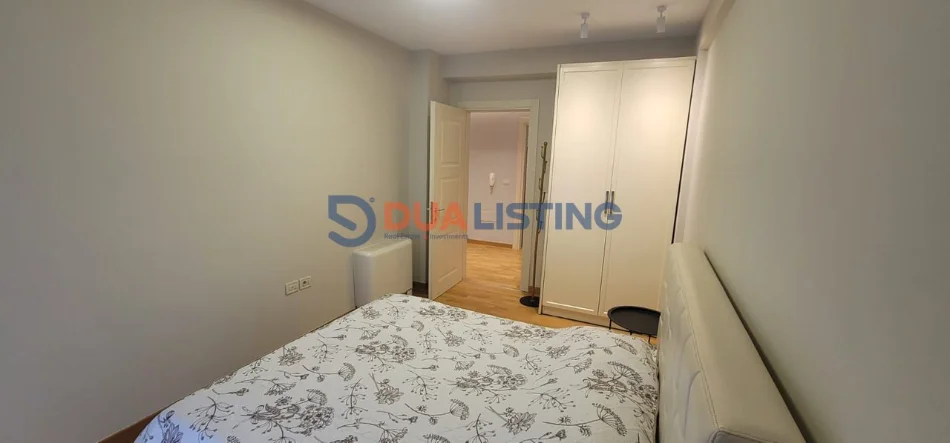 Tirane, jepet me qera apartament , 173 m²