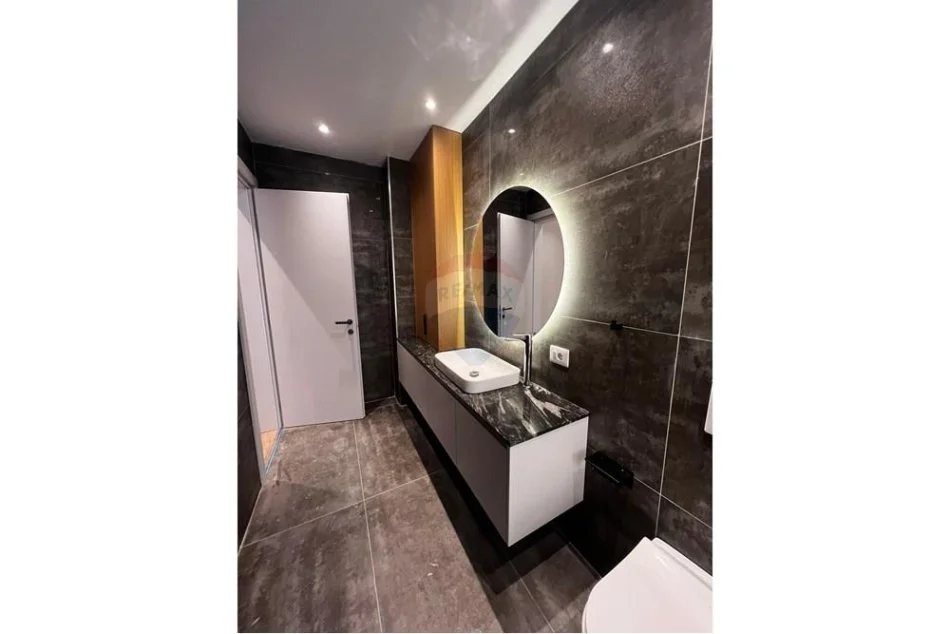 Tirane, jepet me qera apartament 2+1 Kati 3, 124 m² 904 € (QIRA APARTAMENT 2+1+2 ISH PROFARMA!)