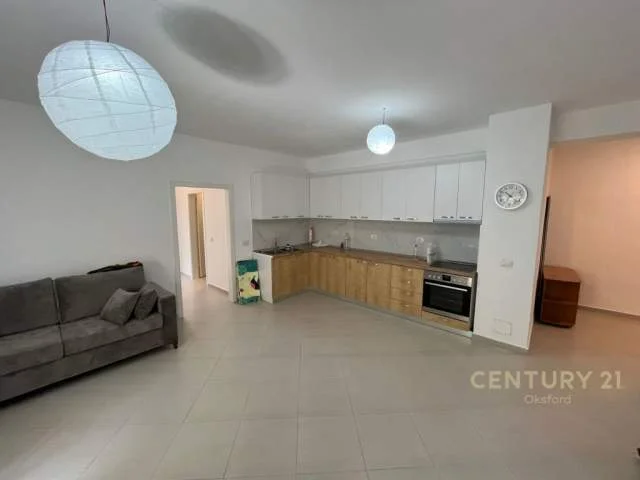 Tirane, jepet me qera 400 Euro