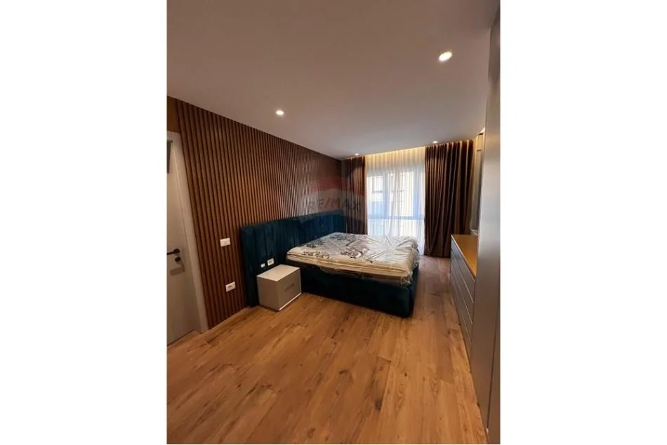 Tirane, jepet me qera apartament 2+1+Ballkon Kati 4, 120 m² 900 € (JEPET APARTMANET 2+1+2 ME QIRA TEK ISH PROFARMA)