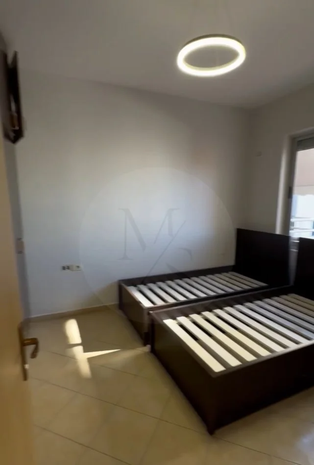 Tirane, shitet apartament 2+1+Ballkon Kati 3, 91 m² 175.000 € 