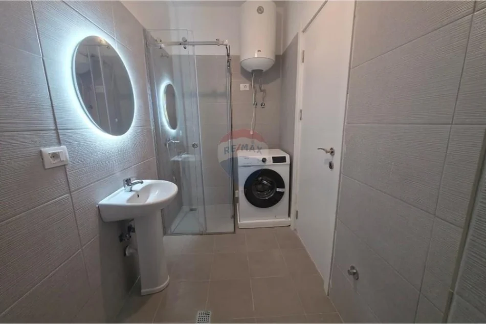 Tirane, jepet me qera apartament 1+1 Kati 3, 70 m² 420 € 
