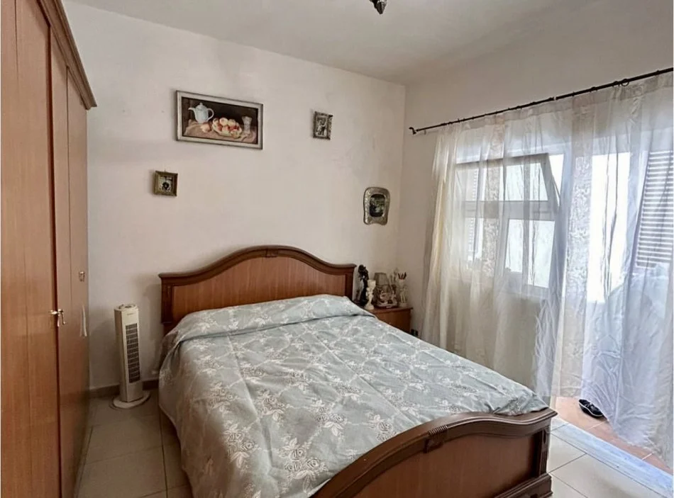 Tirane, jepet me qera apartament 2+1 Kati 2, 100 m² 450 € (Prane Pediatrise, Rruga Besim Zyma)