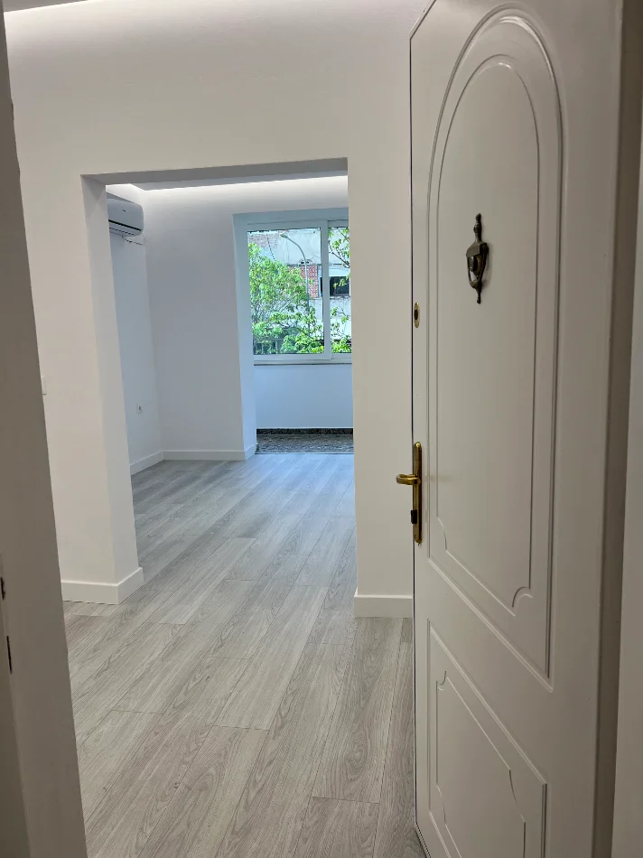 Tirane, jepet me qera Kati 1, 90 m²