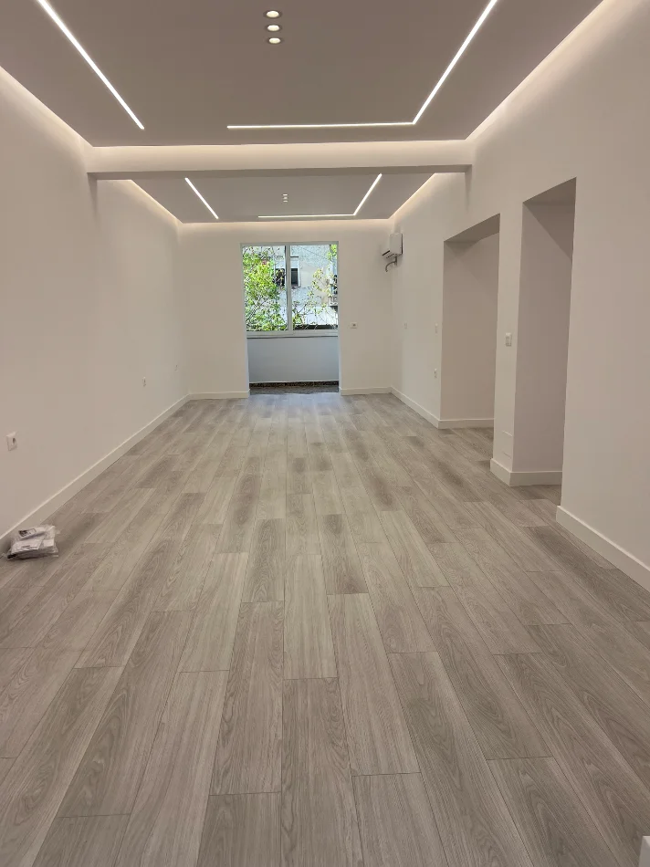 Tirane, jepet me qera Kati 1, 90 m²
