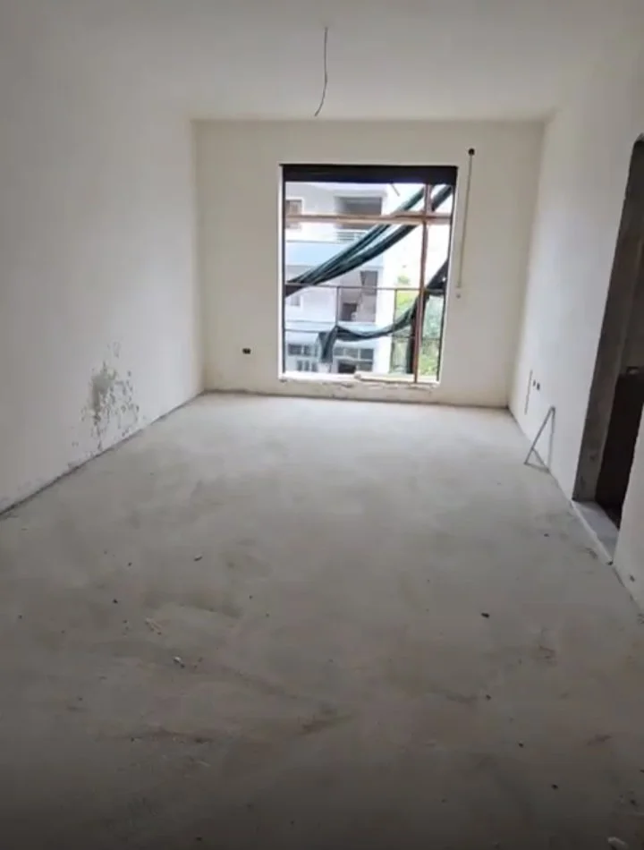 Tirane, shitet apartament 1+1 Kati 1, 71 m² 75.000 € (Prane Unazes)