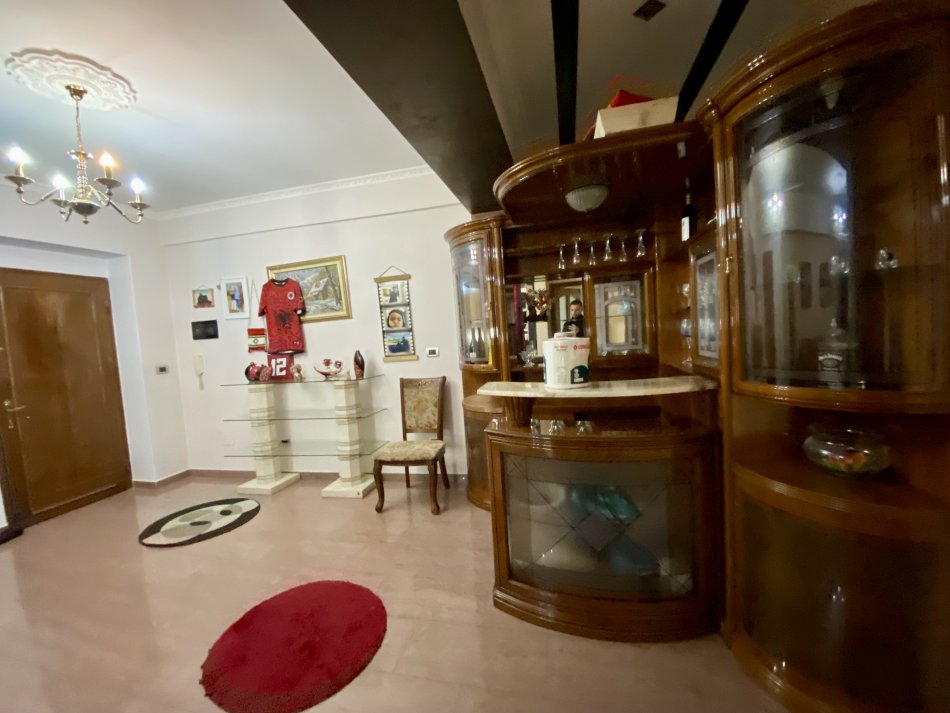 PETRO NINI 2+1+KUZHINE ME VETE PER SHITJE