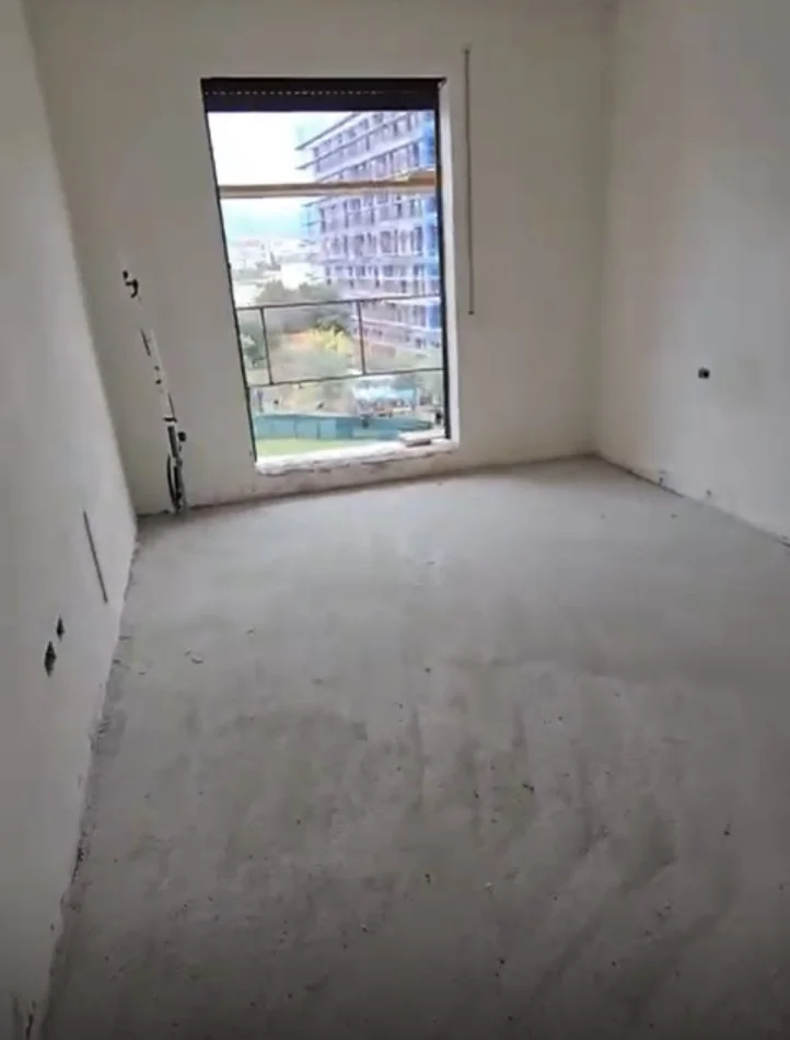 Tirane, shitet apartament 1+1 Kati 1, 71 m² 75.000 € (Prane Unazes)