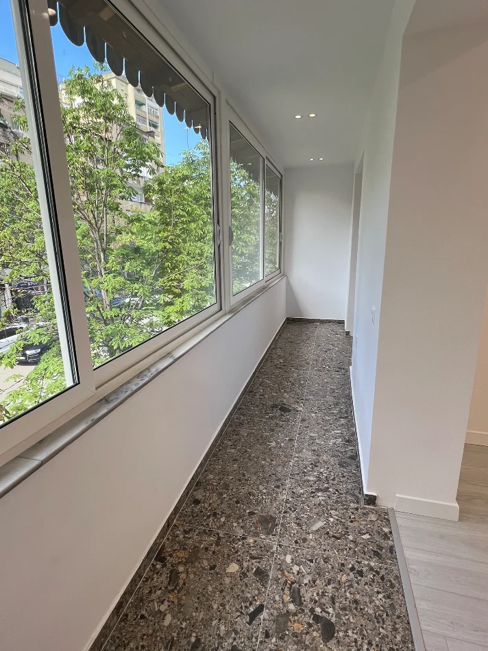 Tirane, jepet me qera Kati 1, 90 m²