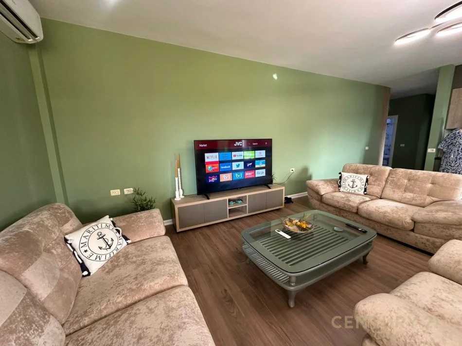 Tirane, jepet me qera apartament 2+1 Kati 6, 150 m² 1.100 € 