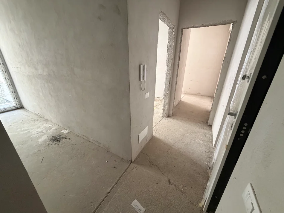 Tirane, shitet apartament 2+1+Ballkon Kati 2, 171 m² 230.000 € (Rruga Hamdi Sina)