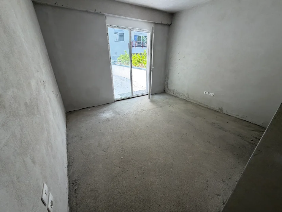 Tirane, shitet apartament 2+1+Ballkon Kati 2, 171 m² 230.000 € (Rruga Hamdi Sina)