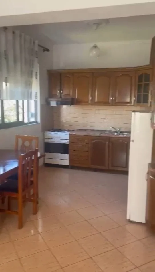 Tirane, jepet me qera 1+1+Ballkon Kati 2, 60 m² 250 € (Fuat Toptani)