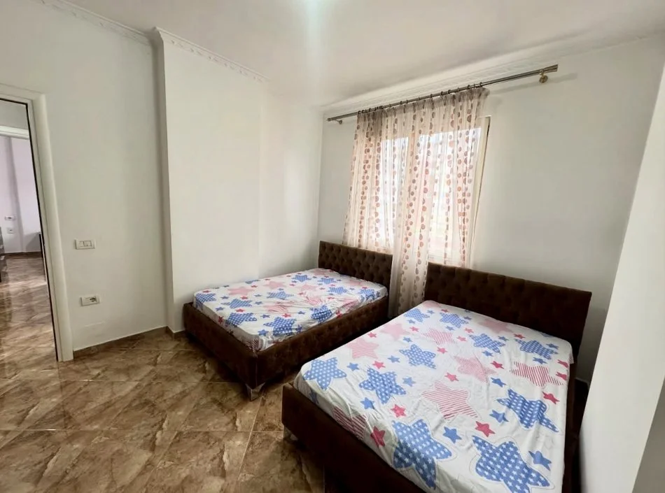 Tirane, jepet me qera apartament 2+1+Ballkon Kati 4, 110 m² 500 € (Astir, Prane Bar Oslo)