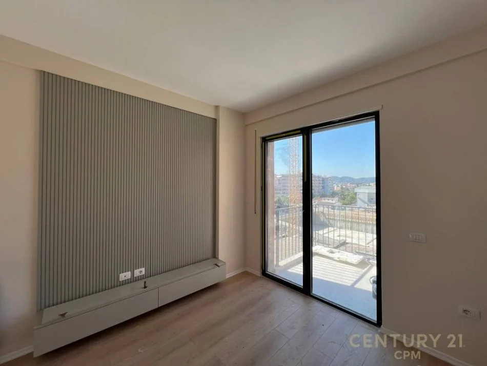 Tirane, jepet me qera apartament 1+1 Kati 3, 78 m² 600 € 