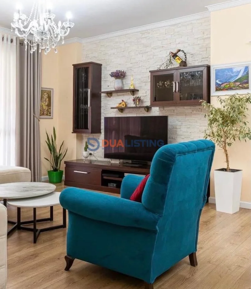 Jepet me qera apartament , (Air Albania)