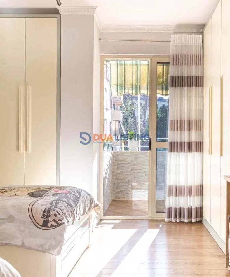 Jepet me qera apartament , (Air Albania)