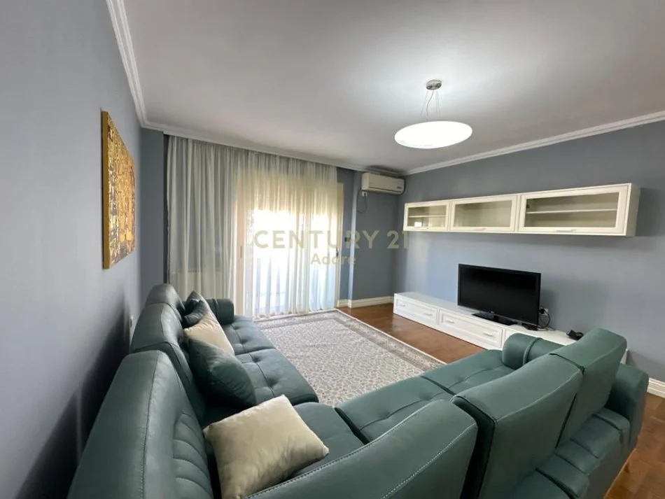 Tirane, jepet me qera apartament 2+1 Kati 5, 112 m² 1.000 € 