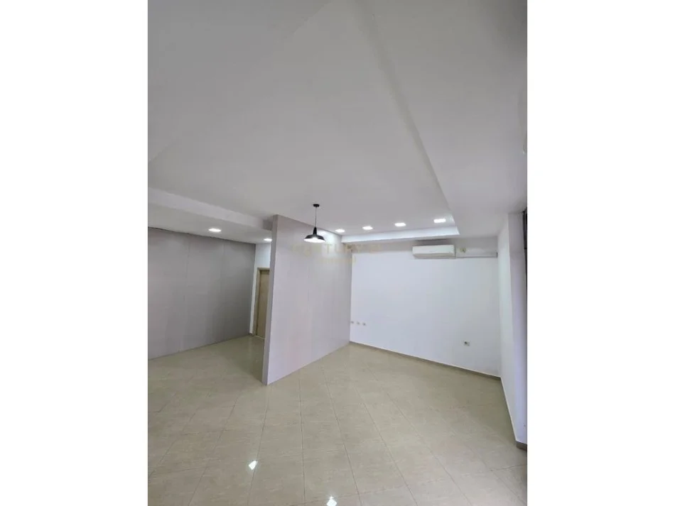 Tirane, shes ambjent biznesi , 94 m² 320.000 € 