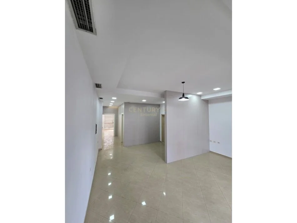 Tirane, shes ambjent biznesi , 94 m² 320.000 € 
