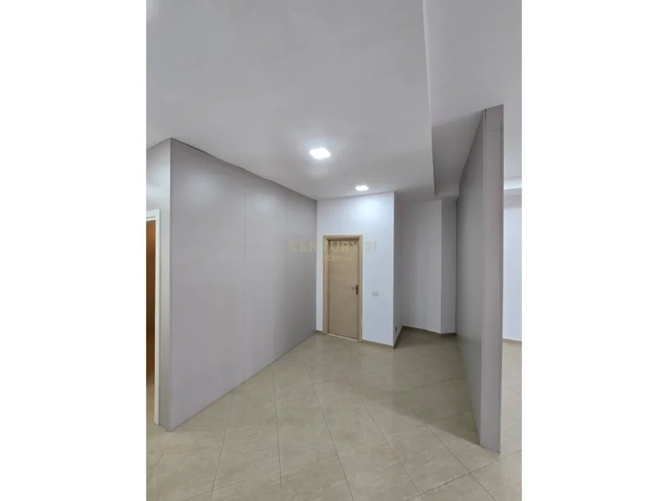 Tirane, shes ambjent biznesi , 94 m² 320.000 € 