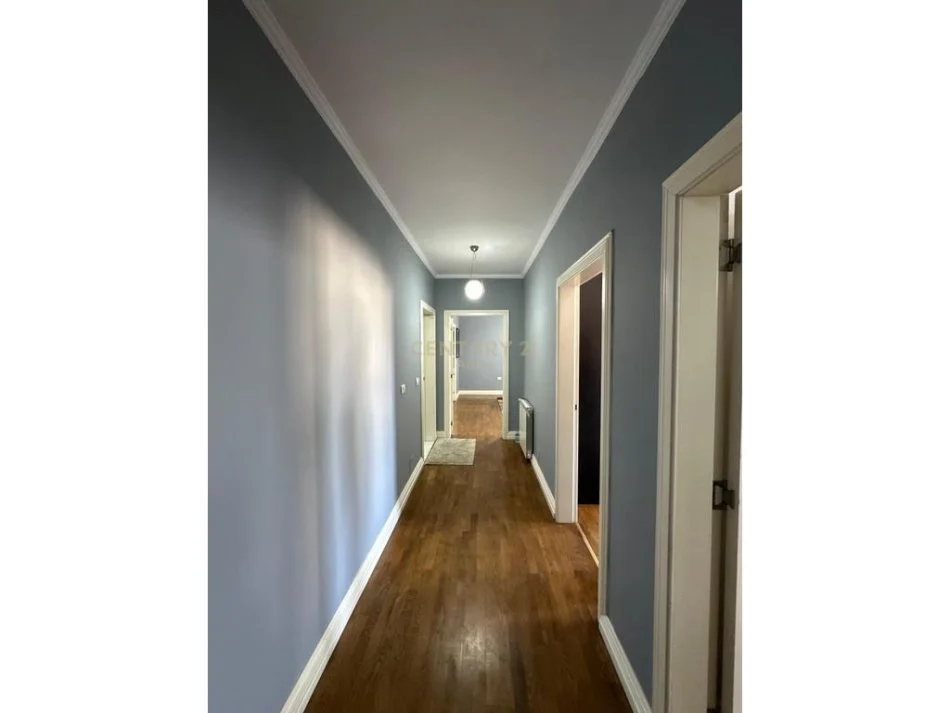 Tirane, jepet me qera apartament 2+1 Kati 5, 112 m² 1.000 € 