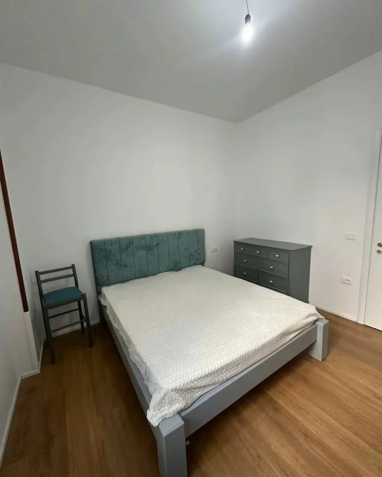 Tirane, jepet me qera apartament 1+1 Kati 2, 60 m² 350 € (Sheshi Garibaldi)