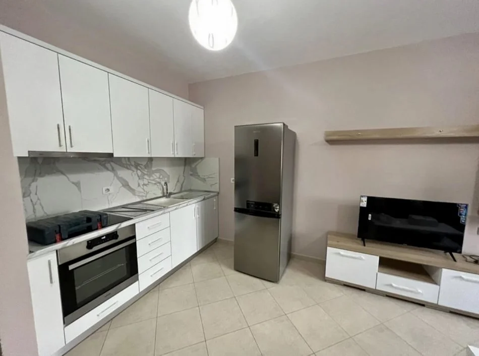 Tirane, jepet me qera apartament 2+1+Ballkon Kati 2, 99 m² (Rruga 5-Maji)