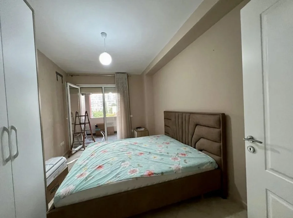 Tirane, jepet me qera apartament 2+1+Ballkon Kati 2, 99 m² (Rruga 5-Maji)