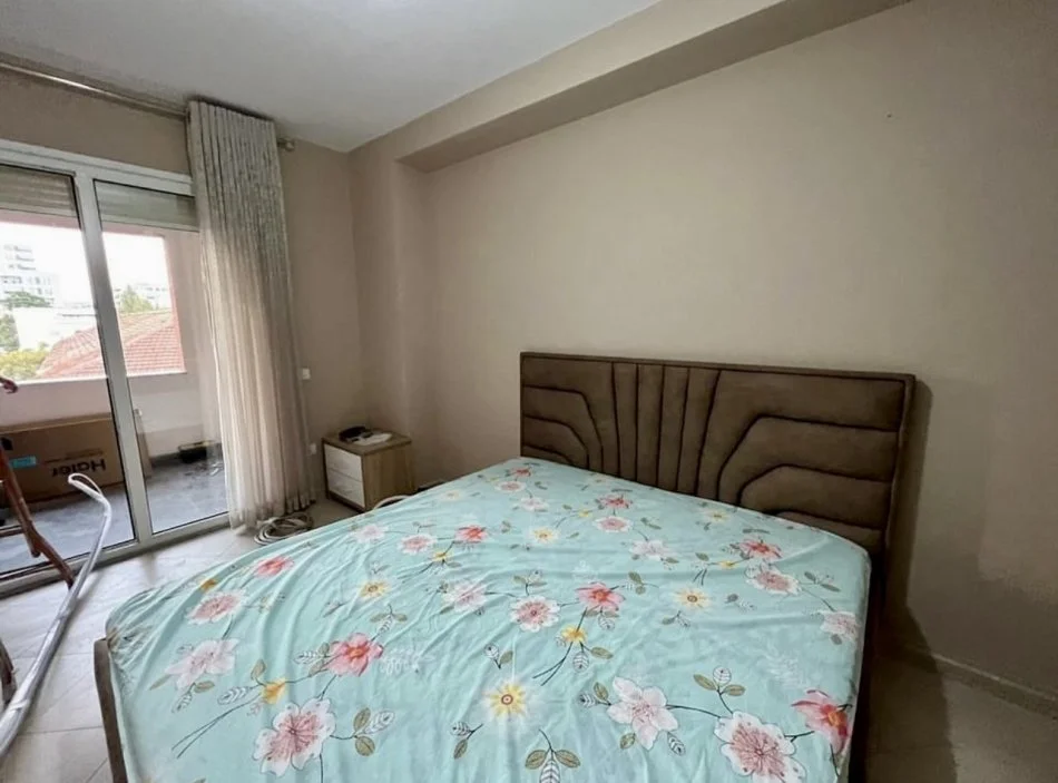 Tirane, jepet me qera apartament 2+1+Ballkon Kati 2, 99 m² (Rruga 5-Maji)