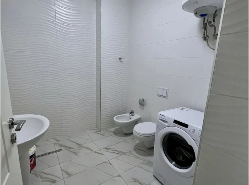 Tirane, jepet me qera apartament 2+1+Ballkon Kati 2, 99 m² (Rruga 5-Maji)