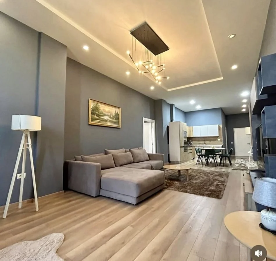 Tirane, jepet me qera apartament 1+1+Ballkon Kati 1, 110 m² 650 € (Rruga Peti, Liqeni i Thate)