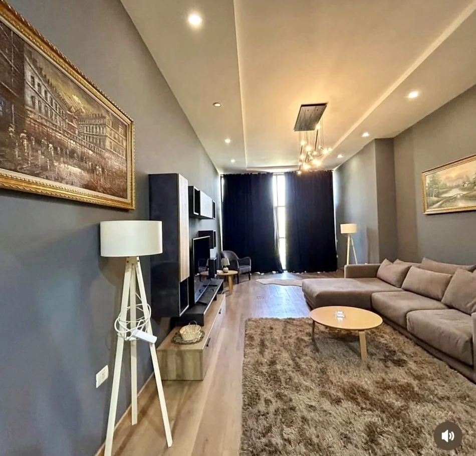 Tirane, jepet me qera apartament 1+1+Ballkon Kati 1, 110 m² 650 € (Rruga Peti, Liqeni i Thate)