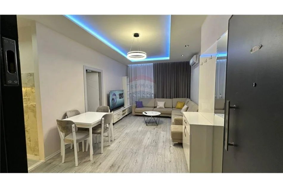 Tirane, jepet me qera apartament 1+1 Kati 2, 55 m² 500 € (Rruga e Dibres)