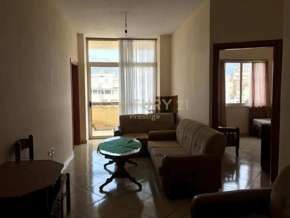 Tirane, jepet me qera apartament 3+1 Kati 3, 120 m² 430 € 