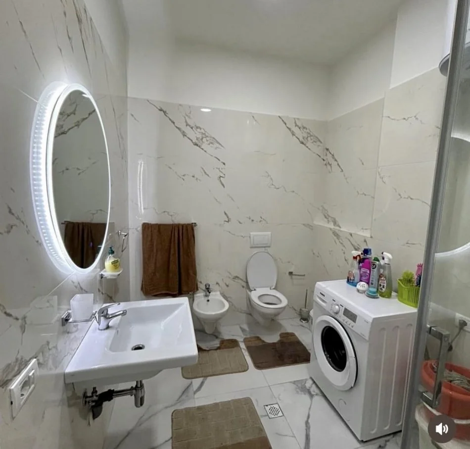 Tirane, jepet me qera apartament 1+1+Ballkon Kati 1, 110 m² 650 € (Rruga Peti, Liqeni i Thate)