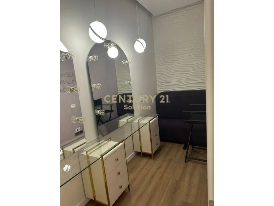 Tirane, jepet me qera ambjent biznesi Kati 2, 120 m² 1.500 € 