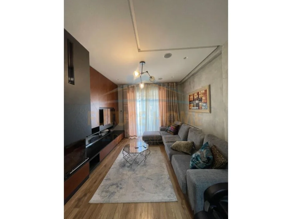 Tirane, shitet apartament 2+1+Ballkon Kati 7, 100 m² 260.000 € (Komuna e Parisit)