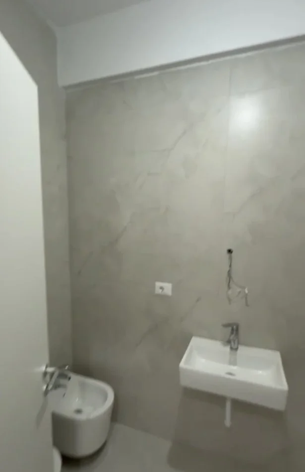 Tirane, shitet apartament 1+1 Kati 2, 48 m² 67.000 € 